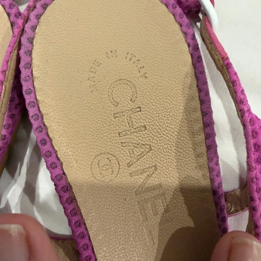 CHANEL Pink CC Logo Sandals